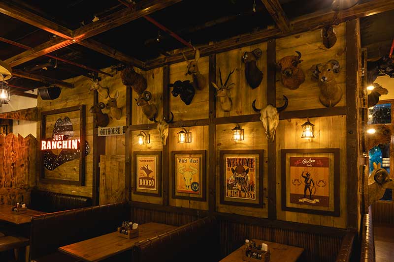 The Game Ranch review: Smash some pins while you eat and drink